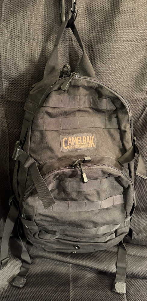 CAMELBAK Maximum Gear Hydration Backpack | Black | Padded Straps | Stowable Belt