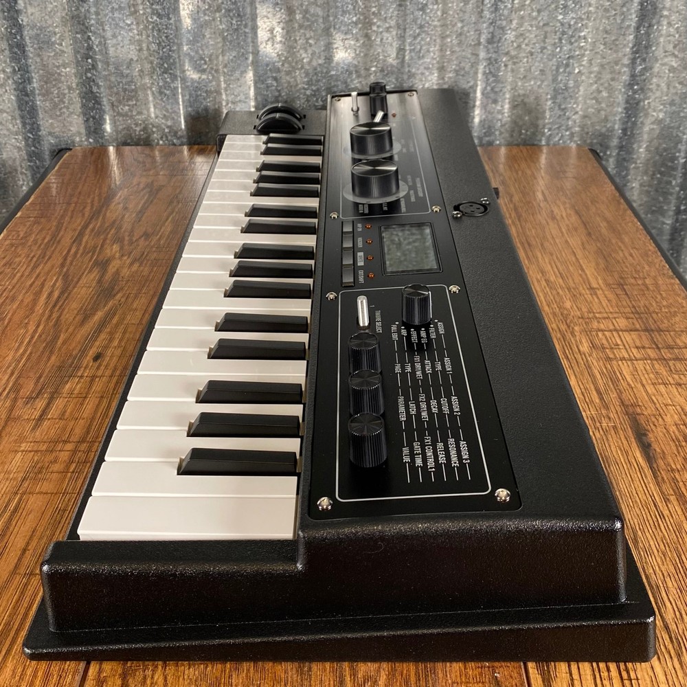 Korg MicroKORG XL + PLUS Synthesizer Vocoder Expanded PCM Demo