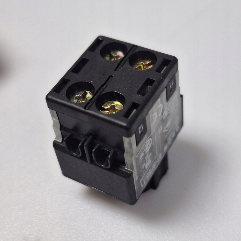 EAO 61 E-Stop Switch 16mm Twist Release 2NC 250V 5A 61-3440.4 Compact