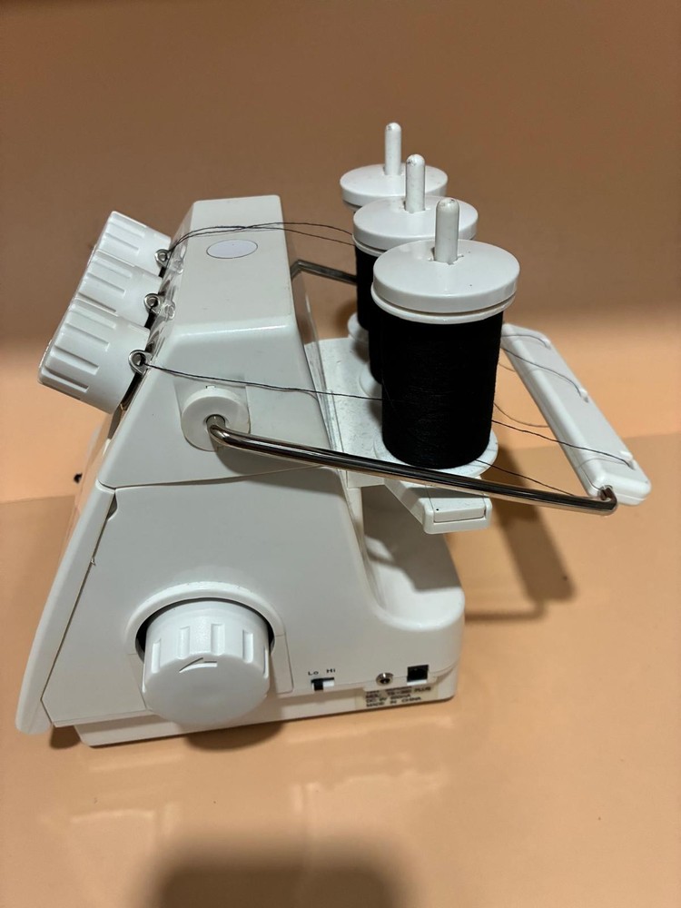Singer Tiny Serger TS-380 Plus Overedging Machine with Box Power Cord Pedal