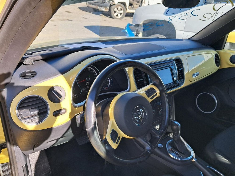 BEETLE 2015 Glove Box 4832147