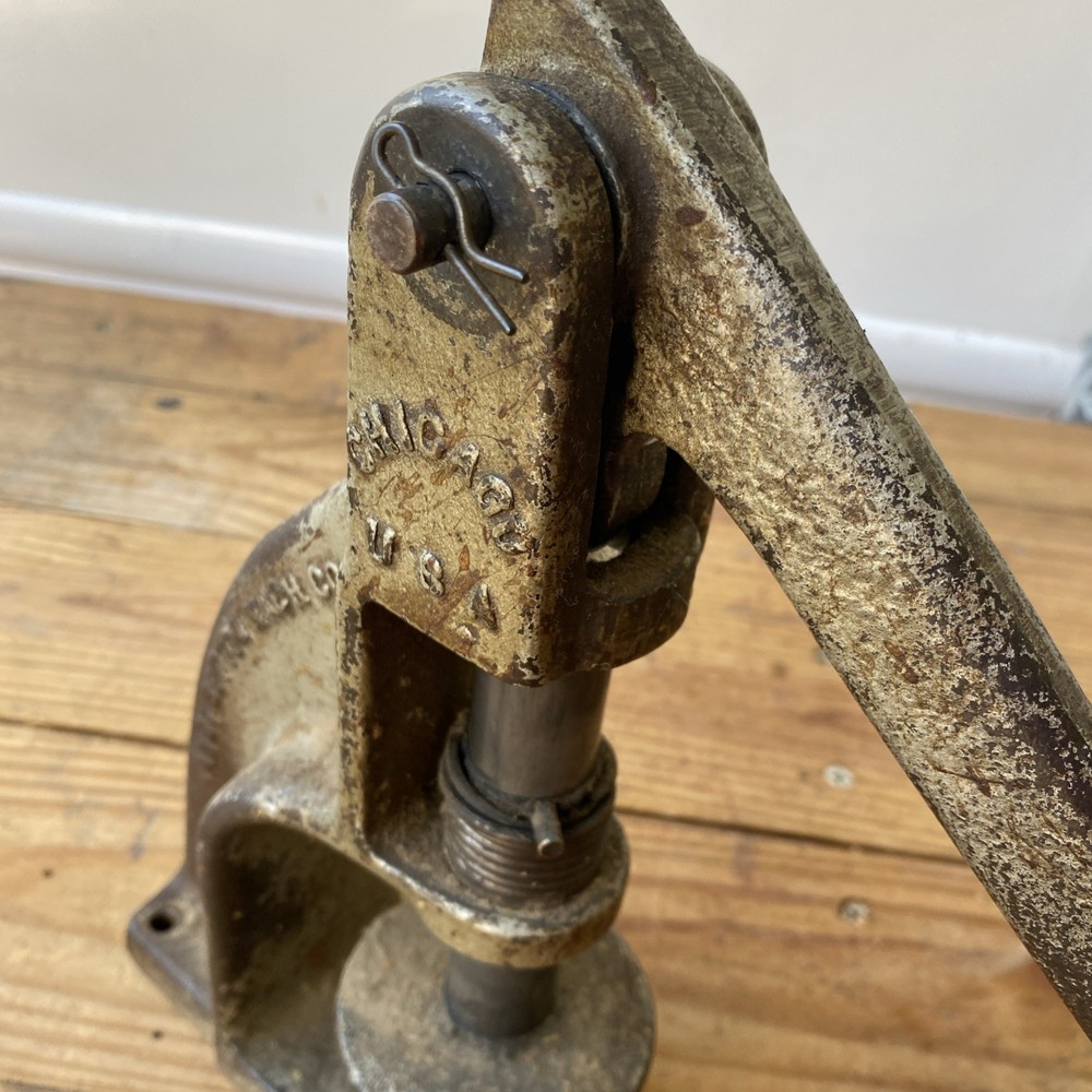 Handy Junior Button Press Machine