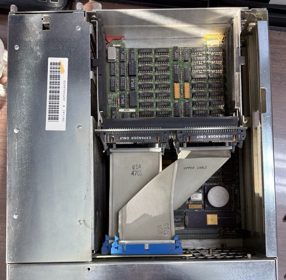 HP 9000/300 Hewlett Packard Workstation Computer **TURNS ON**