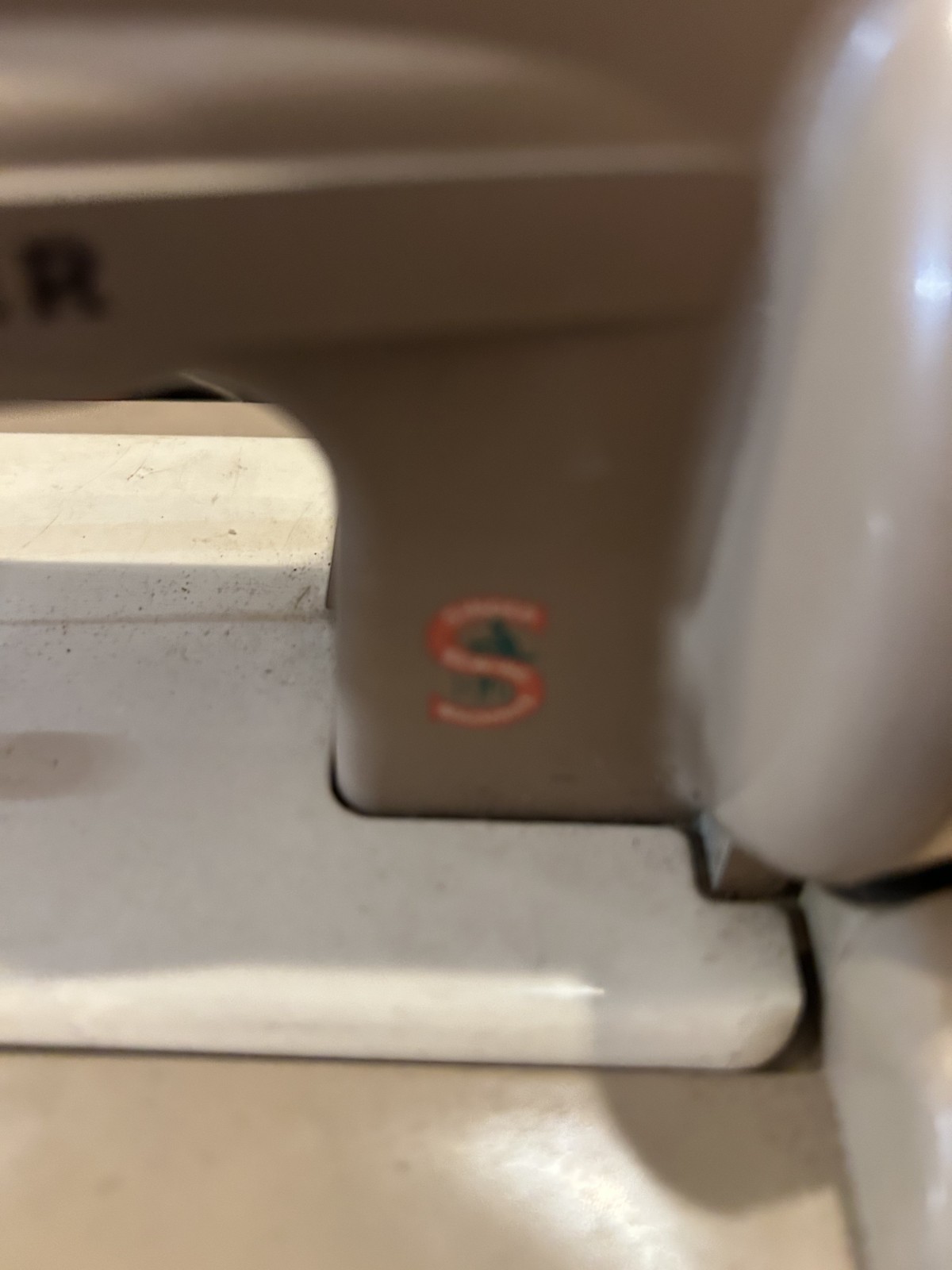 Vintage Singer Sew Ready Portable Sewing Machine w/ Case Works