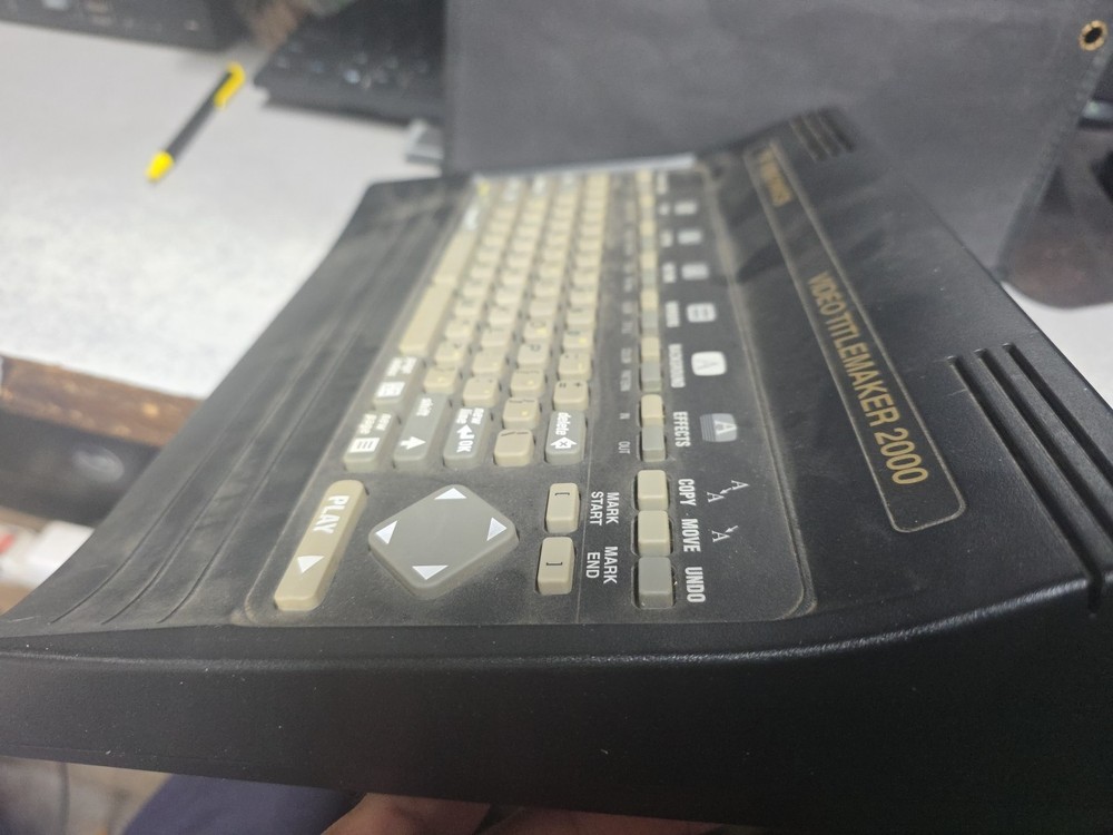 Videonics Video Titlemaker 2000 NTSC - As-Is, Unit Powers On Know Nothing Else