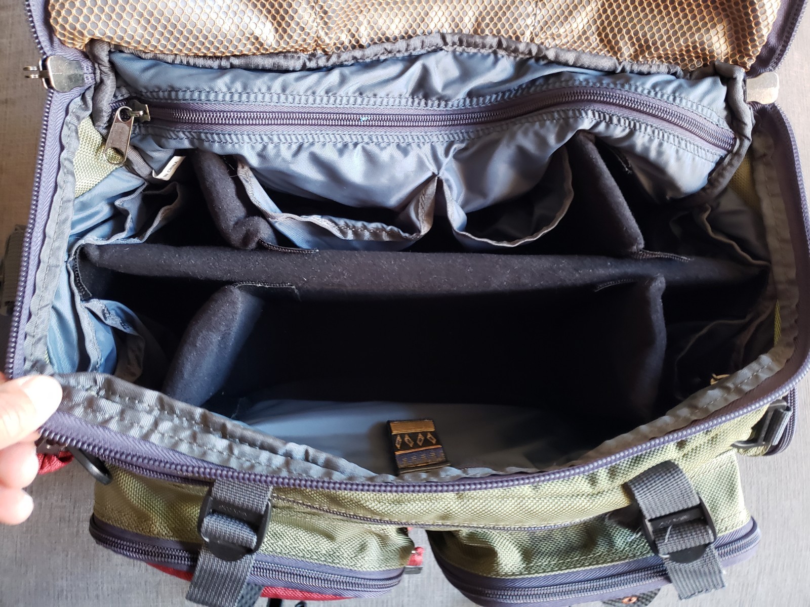 RARE! Fishpond Cloudburst Fly Fishing Olive River Gear Travel Molded Bag GREAT!