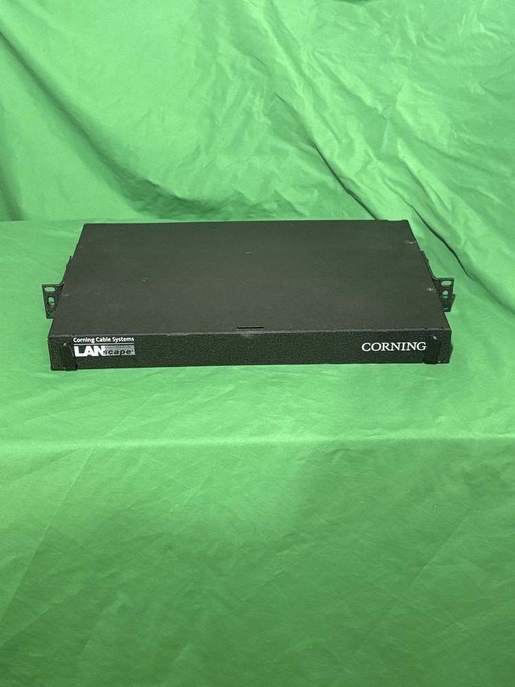 CORNING CCH-01U CABLE SYSTEM LANSCAPE with CONNECTOR HOUSING PANEL & Ears