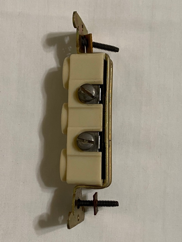 Vintage Bakelite Electrical Hardware Items, 5 Pieces