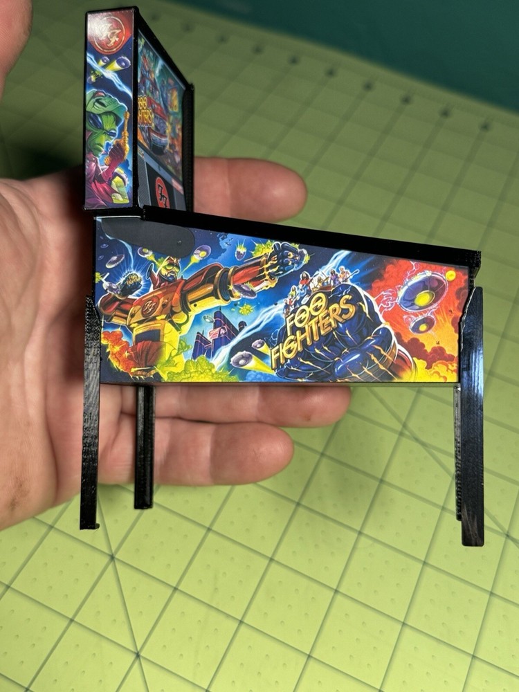 Miniature Replica "Foo Fighters” Pinball Machine Scale Model, Keepsake, Trophy