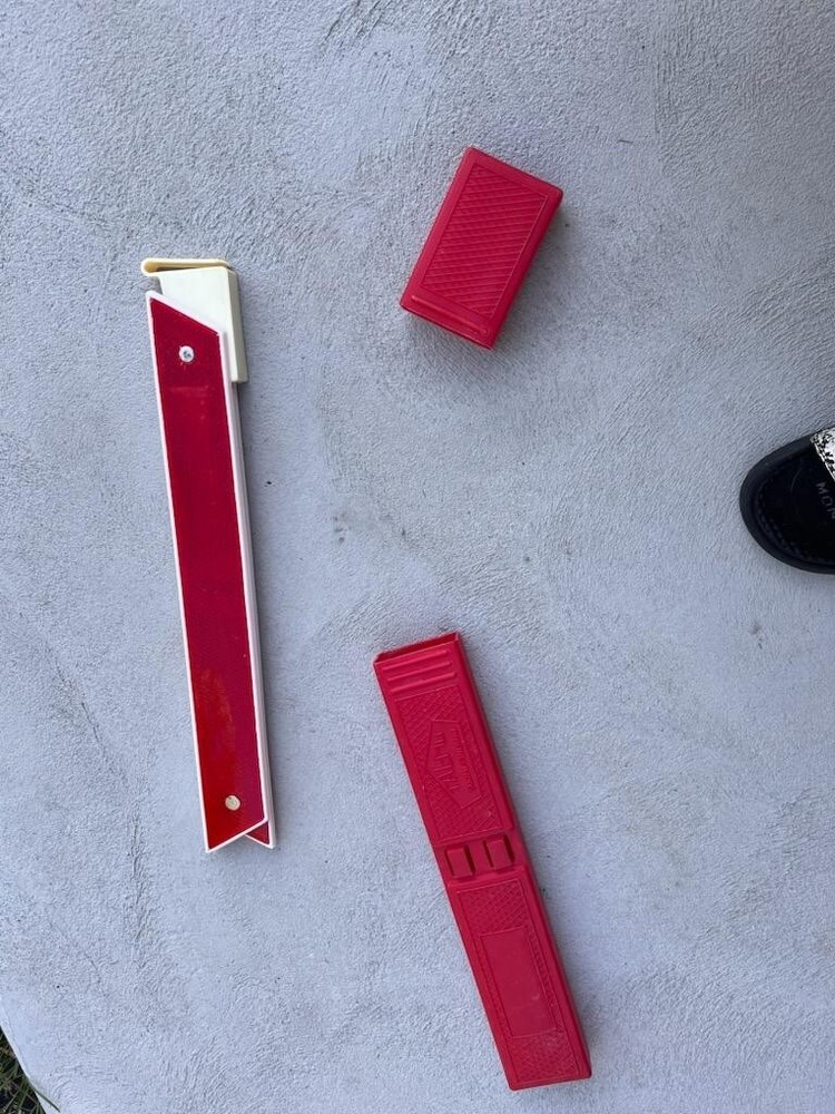 Reflecting Warning Triangle with Case