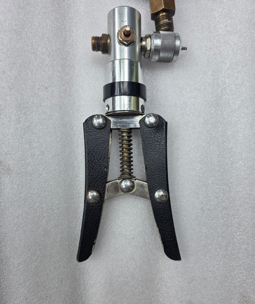 Superb TP1 Hand Held Test Pressure Calibrator Pump