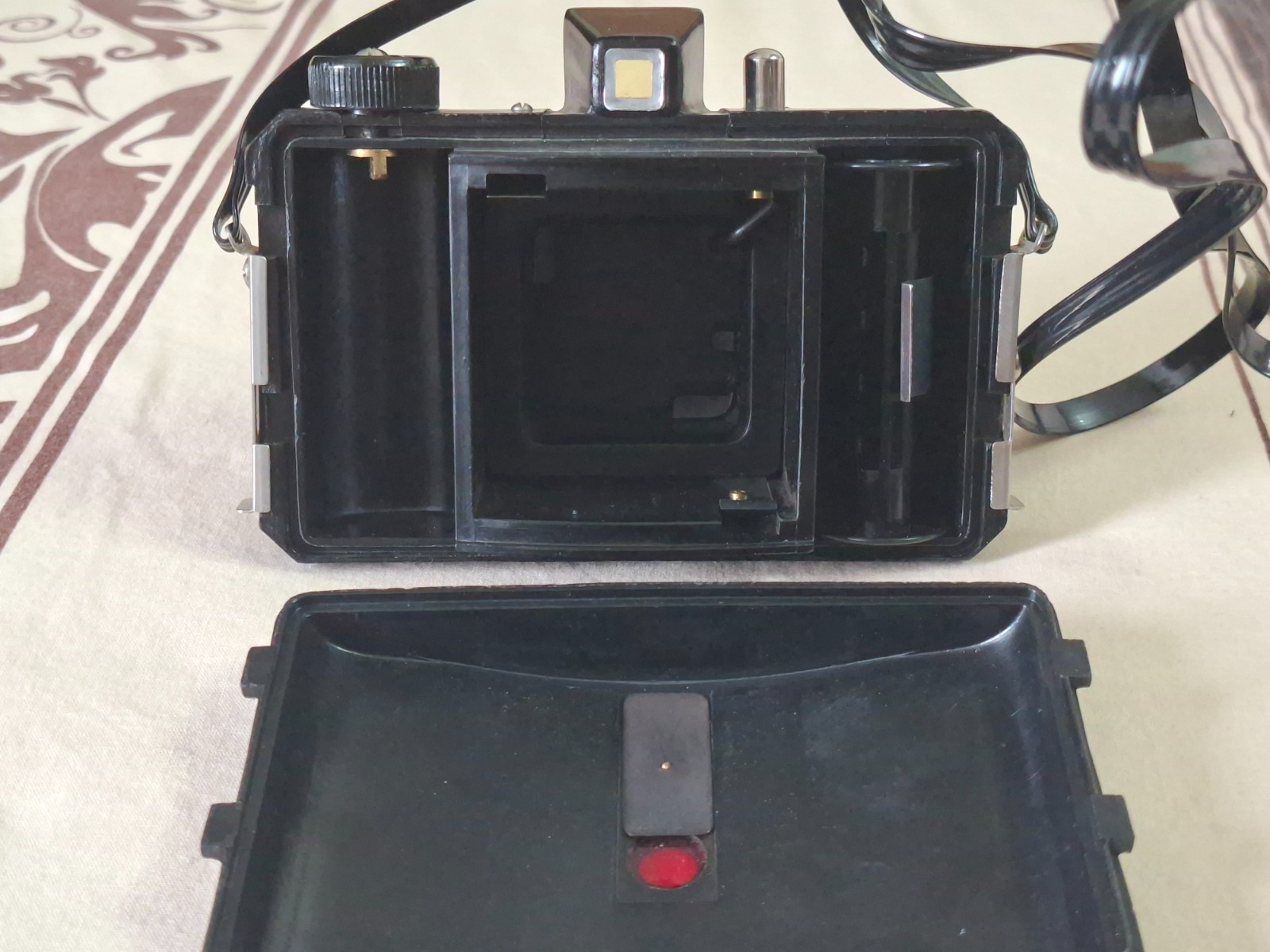 Edelweiss /Еделвайс/camera 1958 the first Bulgarian camera. Made of Bakelite.