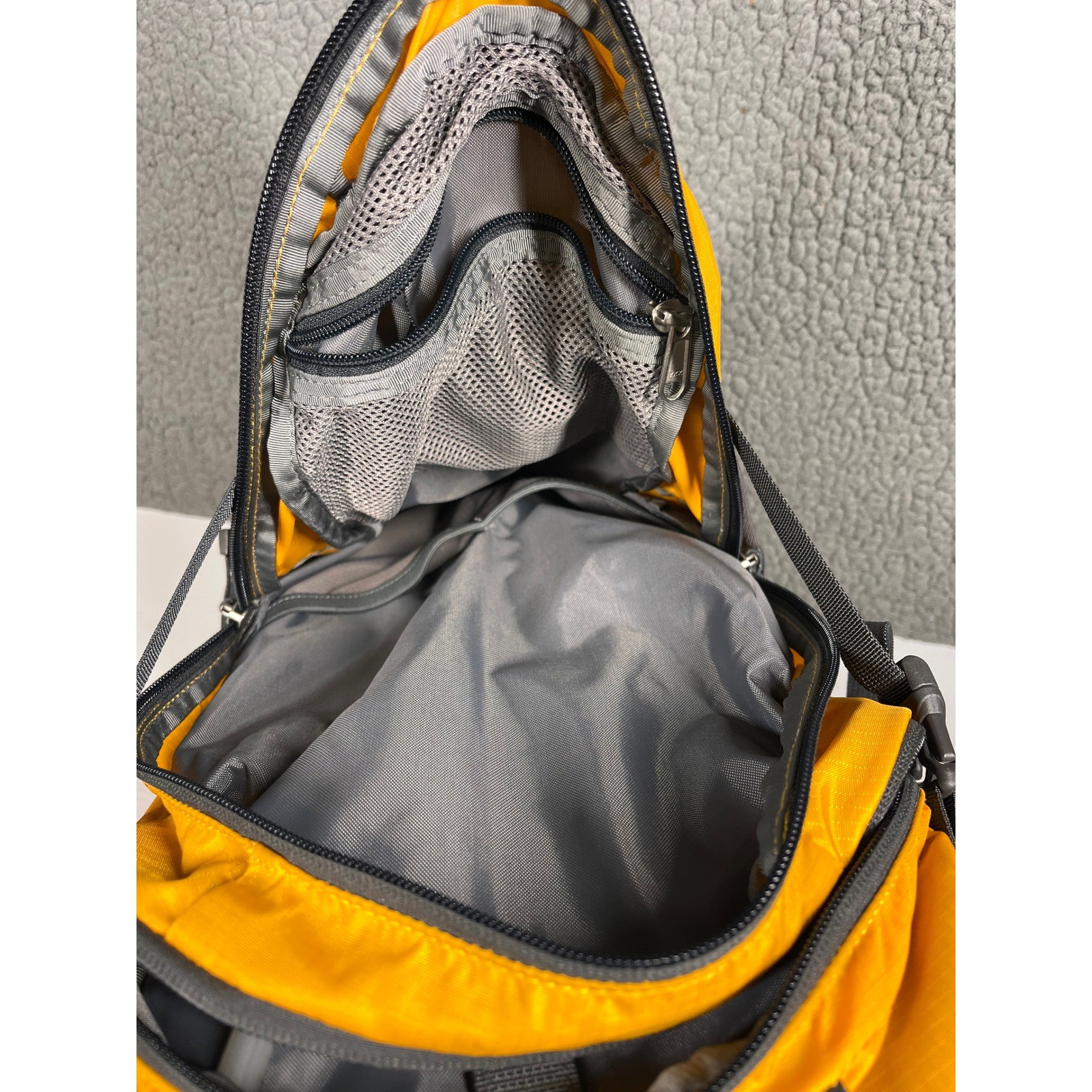 The North Face Torrent 8 Hydration Pack Backpack Orange Grey Hiking Daypack