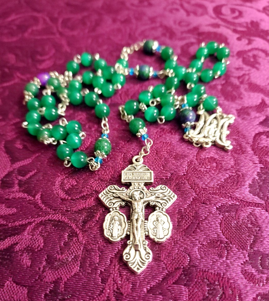 Beautiful Marian with two-way medal Rosary