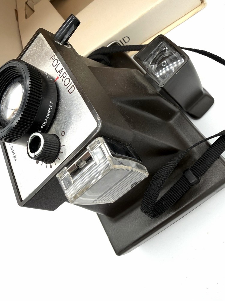 POLAROID MINUTE MAKER LAND CAMERA WITH FLASH CUBE, MANUALS & PARTIAL BOX