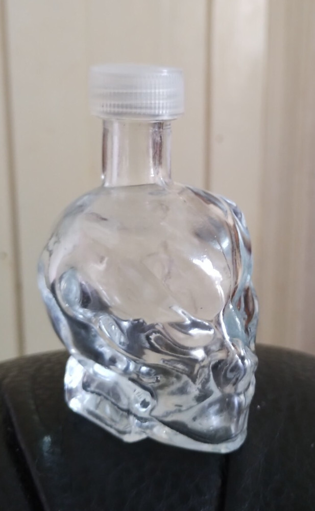 ALIEN HEAD SMALL EMPTY GLASS BOTTLE WITH SCREW ON LID