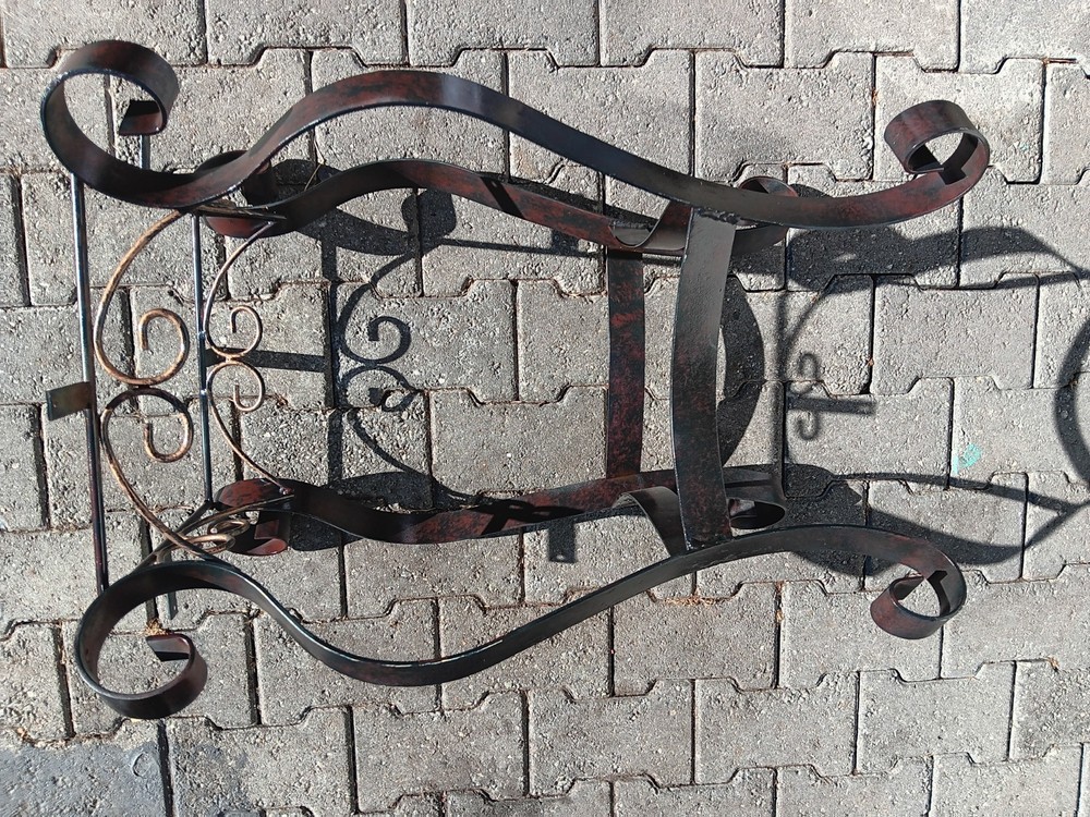 cast iron outdoor table base vintage