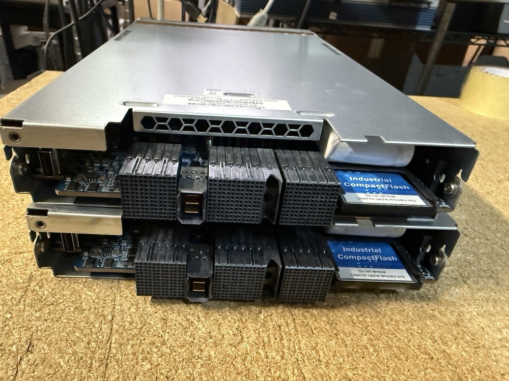 2 x Dot Hill 81-00000078-00-09 AssuredSAN DBB SAS Disk Array Controller LOT 2