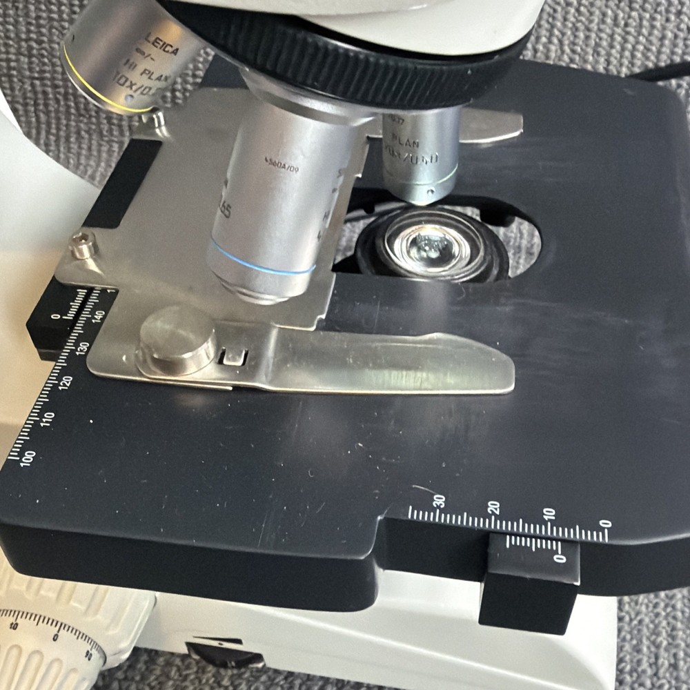 Leica DM750 Microscope W/ Objectives