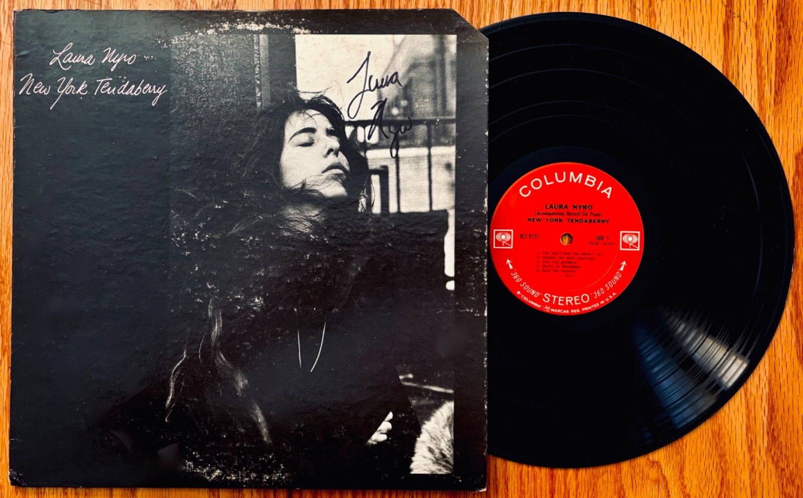 LAURA NYRO Signed NEW YORK TENDABERRY Promo/DJ Album w/Booklet~COLUMBIA KCS 9737