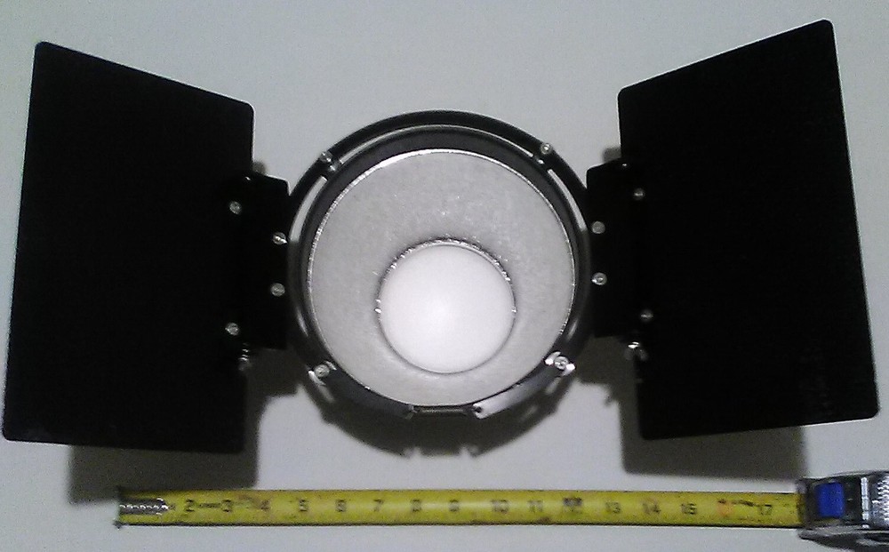 Speedotron Barndoors with unknown Reflector