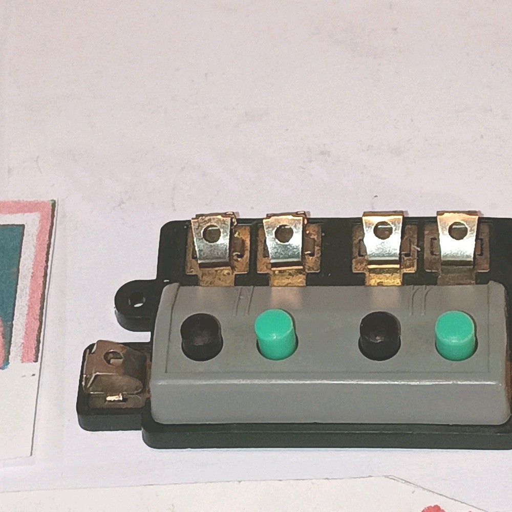 LIMA-3065-BUTTON BOX X 2 EXCHANGES-GREAT