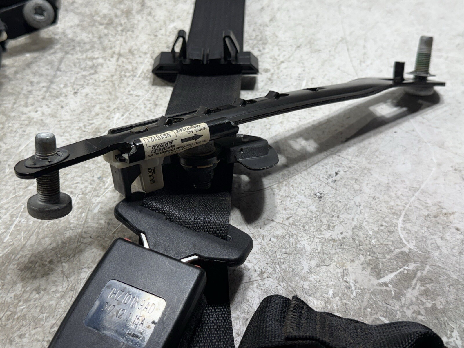 2011 - 2019 Dodge Charger Chrysler 300 Front Seat Belt Pair With Buckle OEM