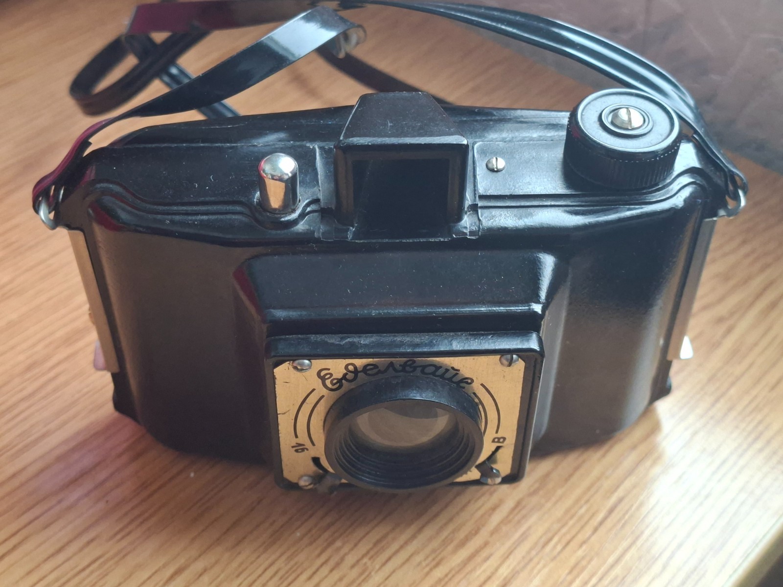 Edelweiss /Еделвайс/camera 1958 the first Bulgarian camera. Made of Bakelite.
