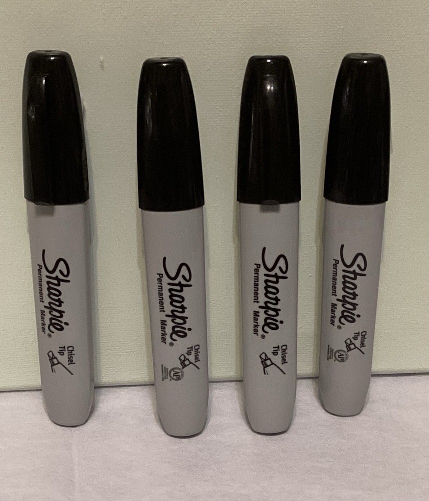 Four Sharpie Chisel Tip Permanent Black Markers