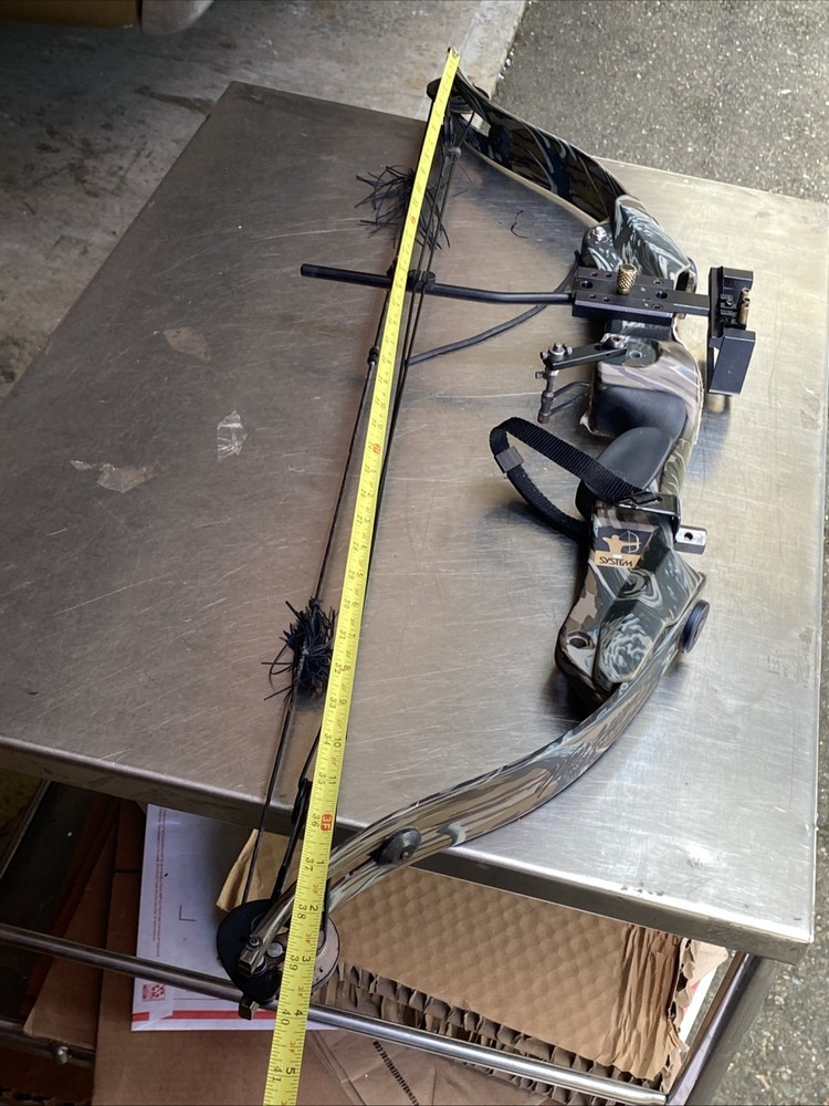 Golden Eagle Carbon Hawk System Compound Bow 38” RH