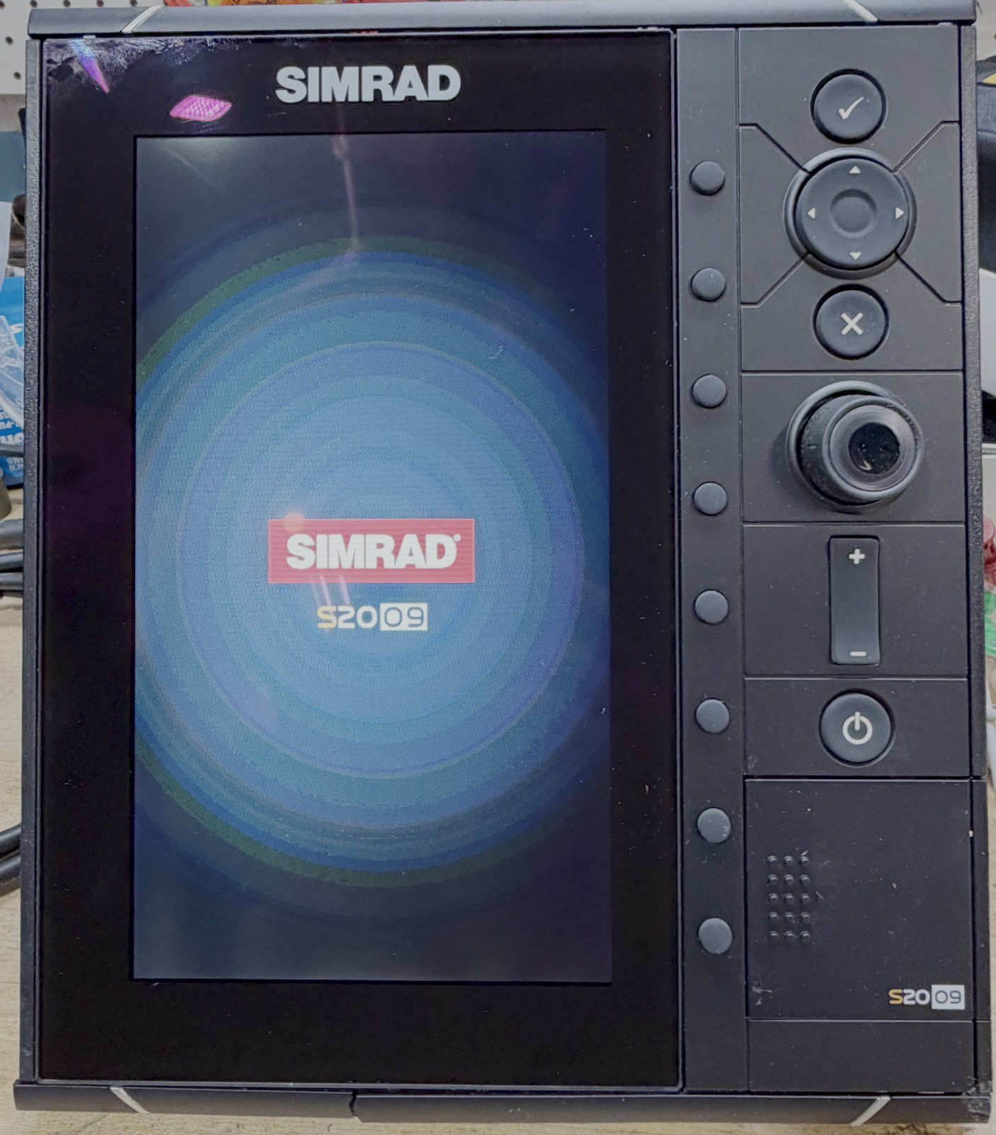 Nice SIMRAD S2009 9" Portrait Commercial Fishfinder