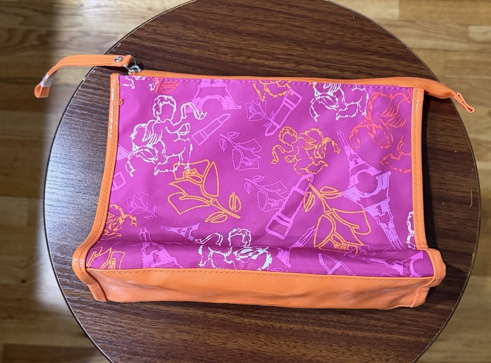 Decorative Cometic Carrying Case! Great for traveling!
