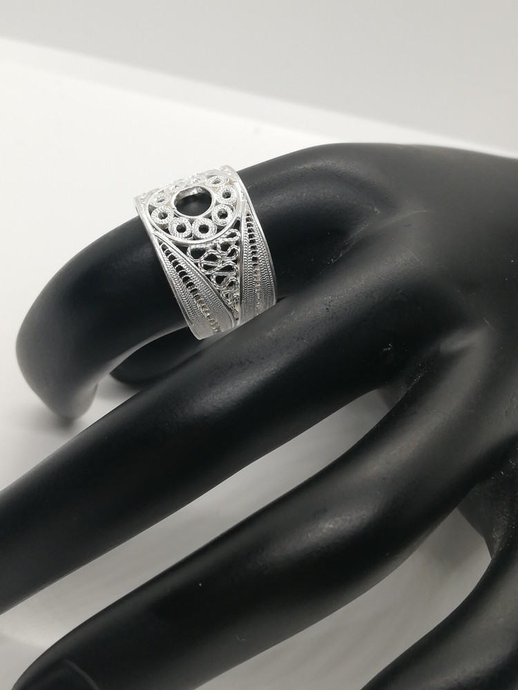 . 970 Solid Silver Women's Ring Size 8 Filigree New.