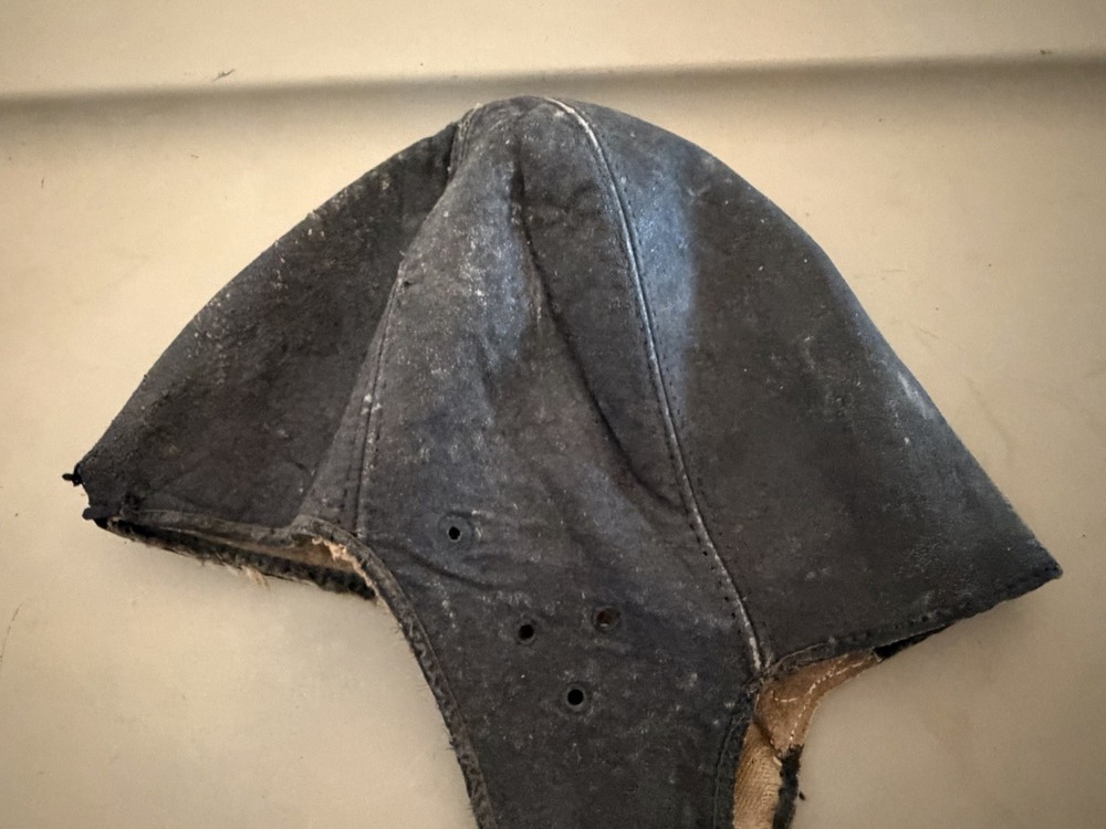 WW2 Aviator Hat / Helmet???