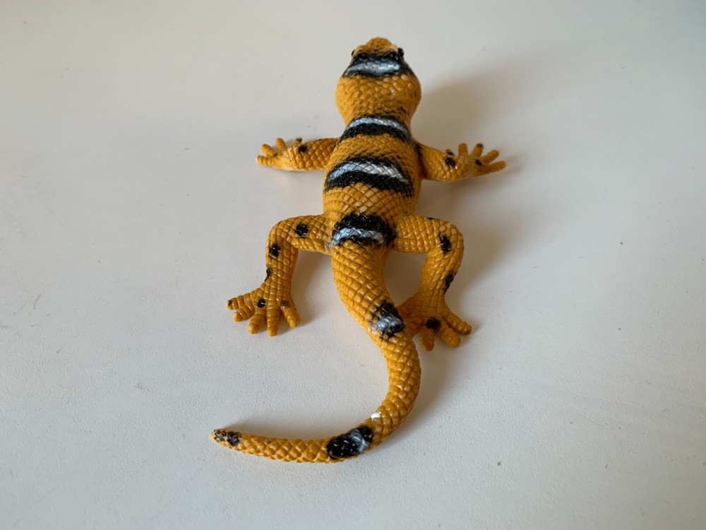 Vintage 1998 Yellow Long Lizard Figure Soft Plastic