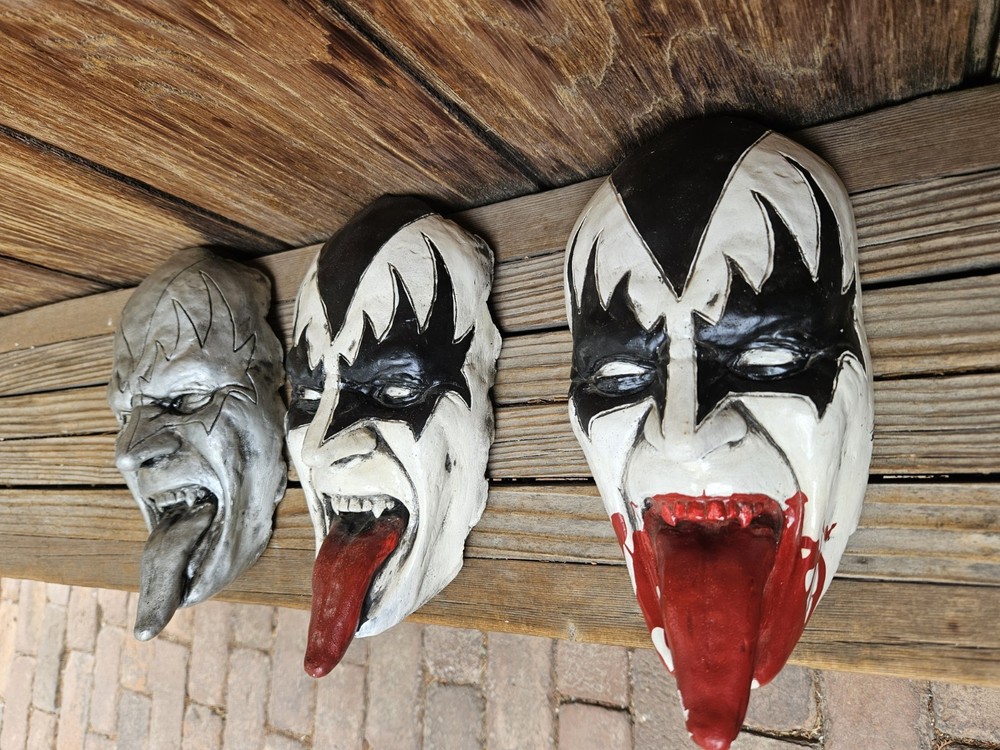 Rare Kiss Memorabilia 3 Gene Simmons Promo Ceramic Masks Read