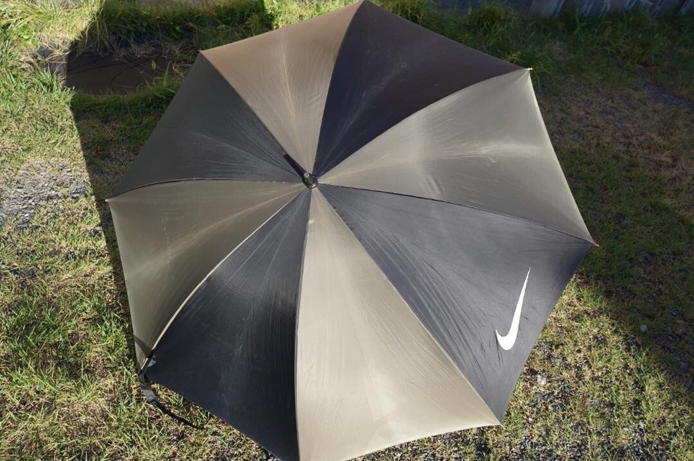 Rare NIKE GOLF umbrella