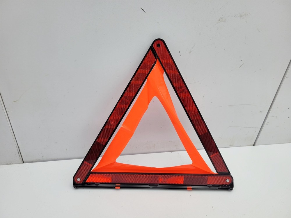 AUDI A4 B9 2017 HAZARD WARNING TRIANGLE 8T0860251