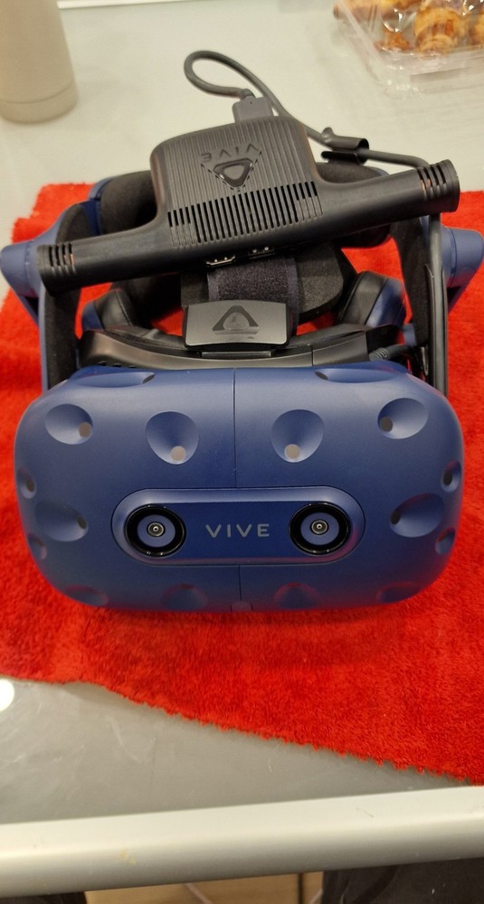 HTC Vive Pro (Headset Only)