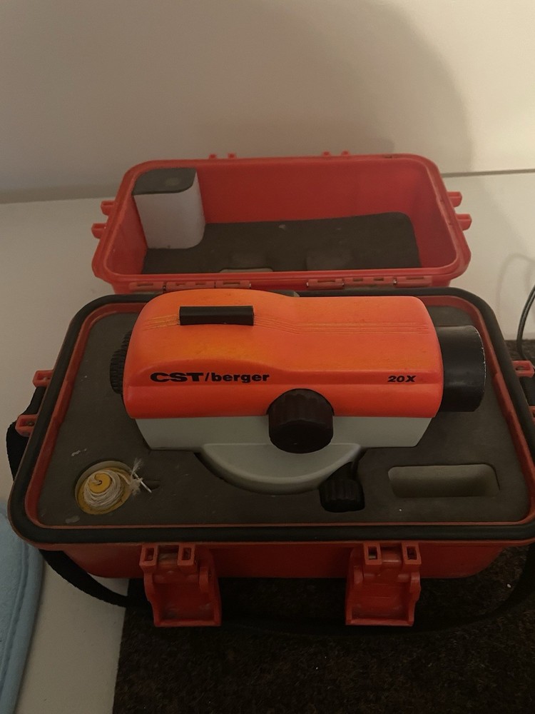 CST/berger 20X Automatic Level 20x Magnification with Carrying Case