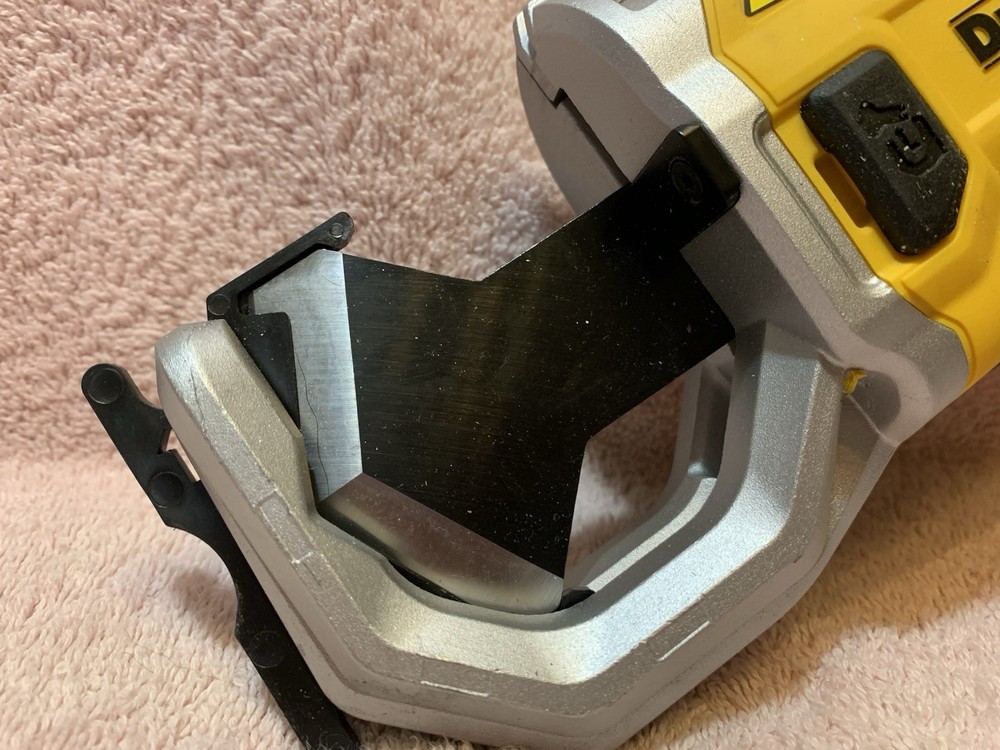 DEWALT DWAPVCIR IMPACT CONNECT PVC/PEX Pipe Cutter Attachment