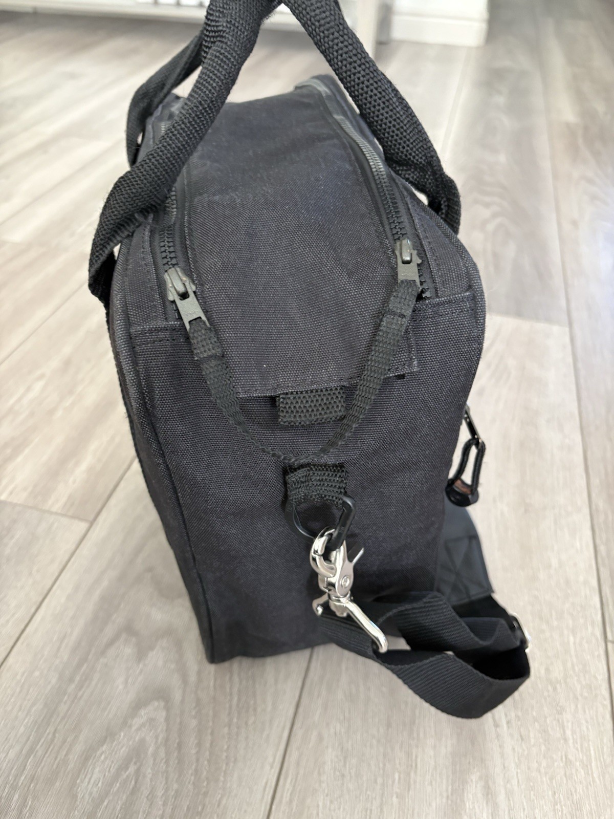 Akona Adventure Gear Canvas Bag