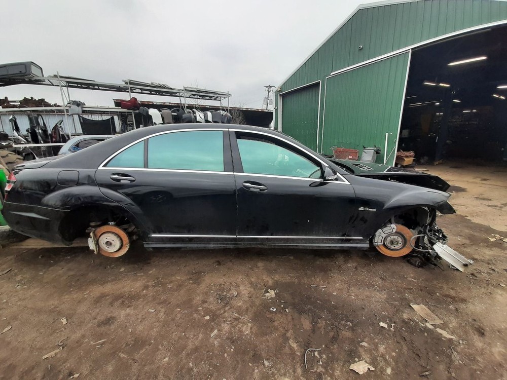 S63 2009 High Mounted Stop Light 940459