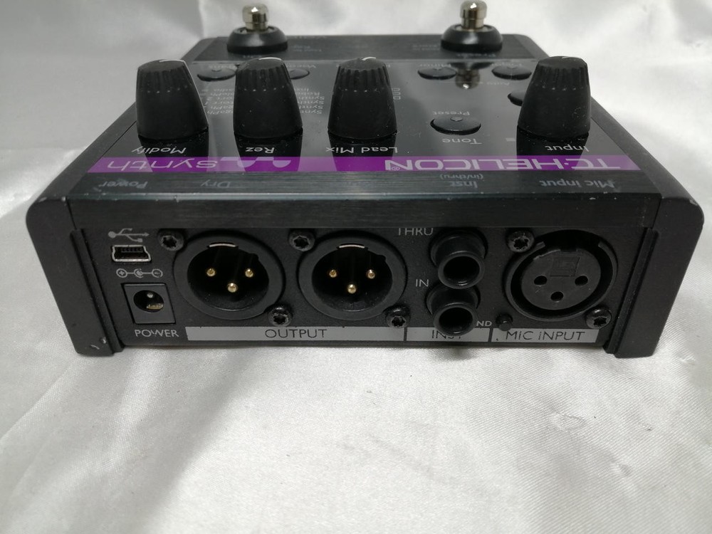 TC-HELICON VOICETONE SYNTH Vocal Effects Processor Vocoder Autotune Stompbox