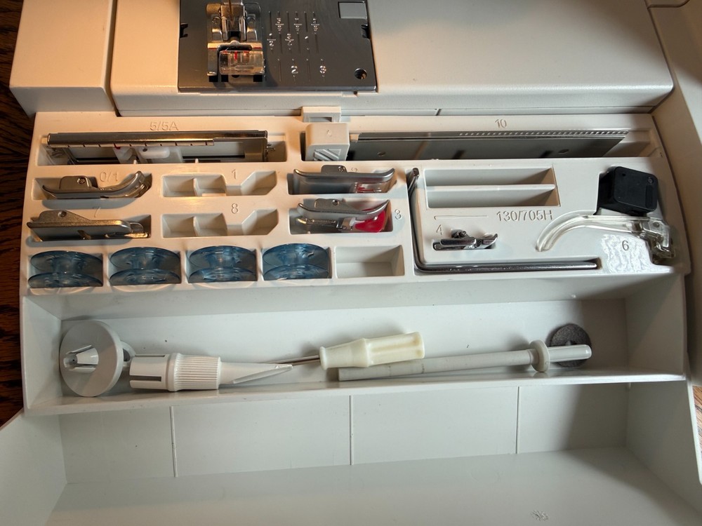 PFAFF Performance 2056 Sewing Machine