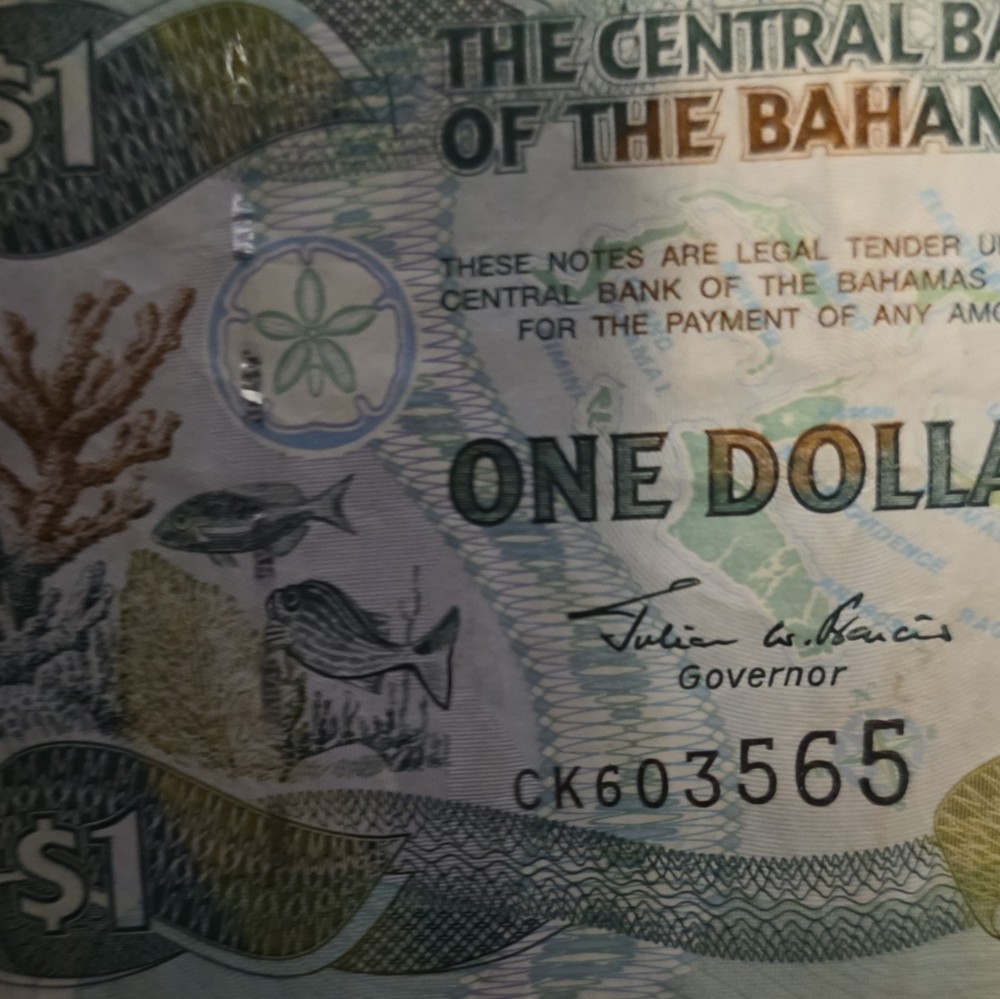Bahamas $1 Banknote 2001 Series CK603565