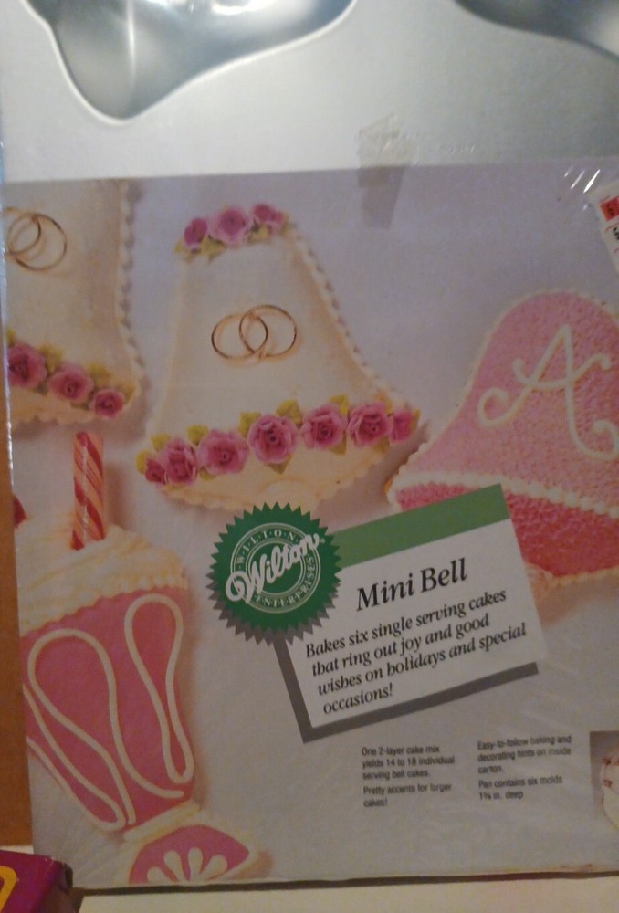 Wilton Vintage (1989) Mini Bell Cake Pan
