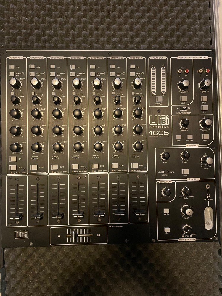 Soundcraft urei 1605