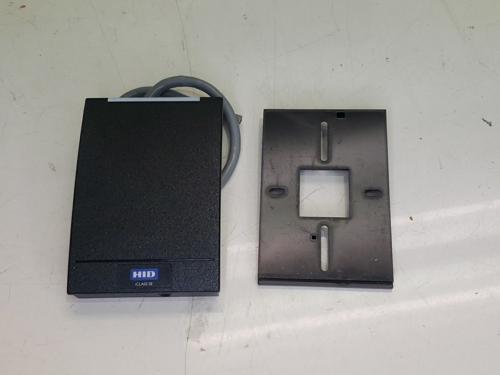 HID 920NTNNEK00000 Wall Switch Reader -Missing Screws