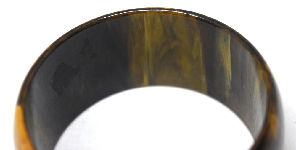 Beautiful Vintage Bakelite Bangle/Bracelet